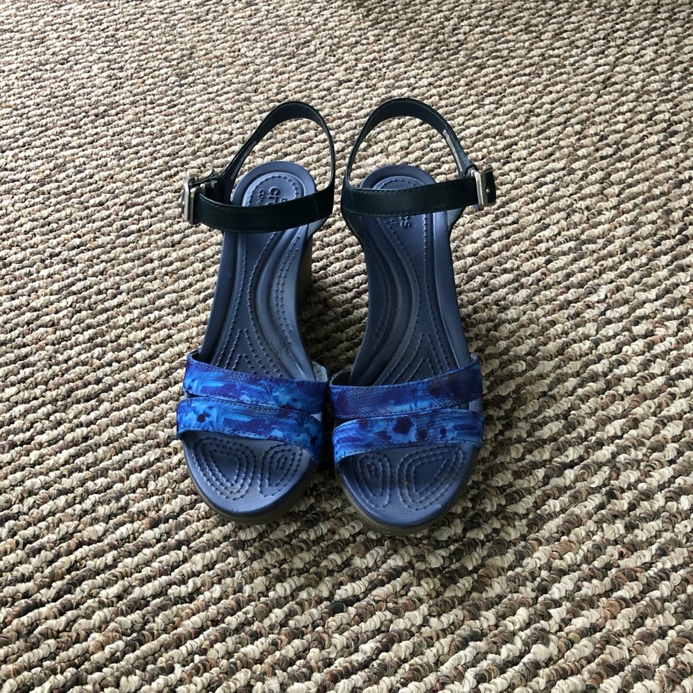CROCS Leigh Wedge Sandals